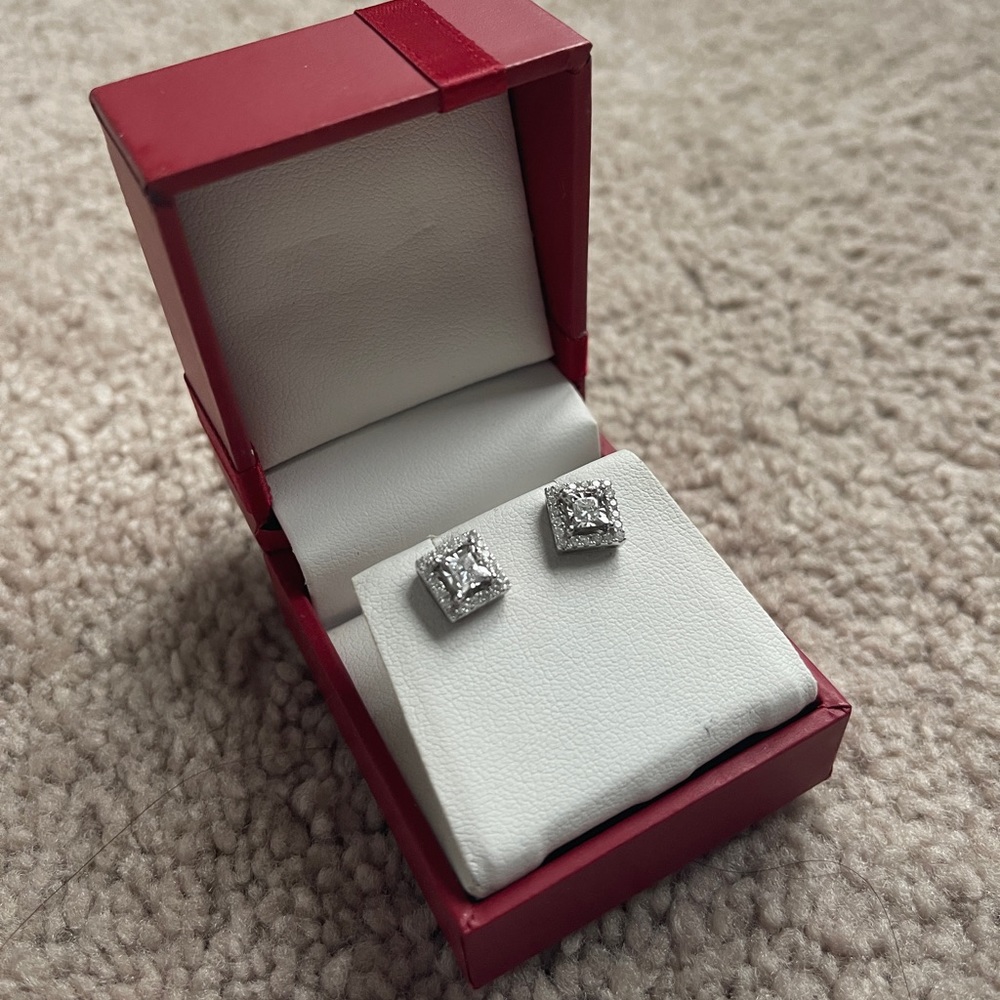 0.46CT Diamond earrings